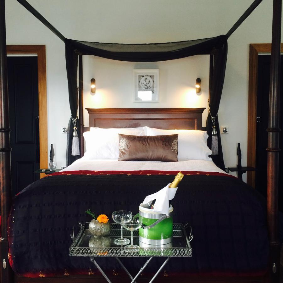 Marriners Luxury Guesthouse Rawene Bagian luar foto